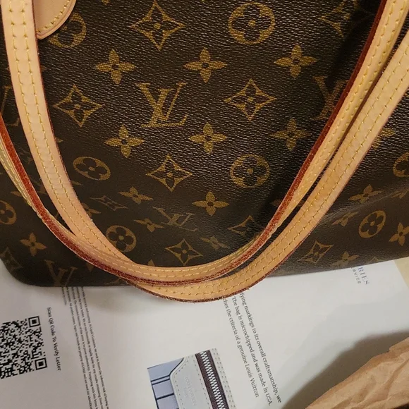 Authentic LV MM Neverful Tote2021 - Picture 14 of 17